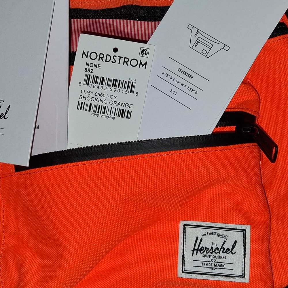 Herschel #17 - like new - 3.7 liter Bum Bag